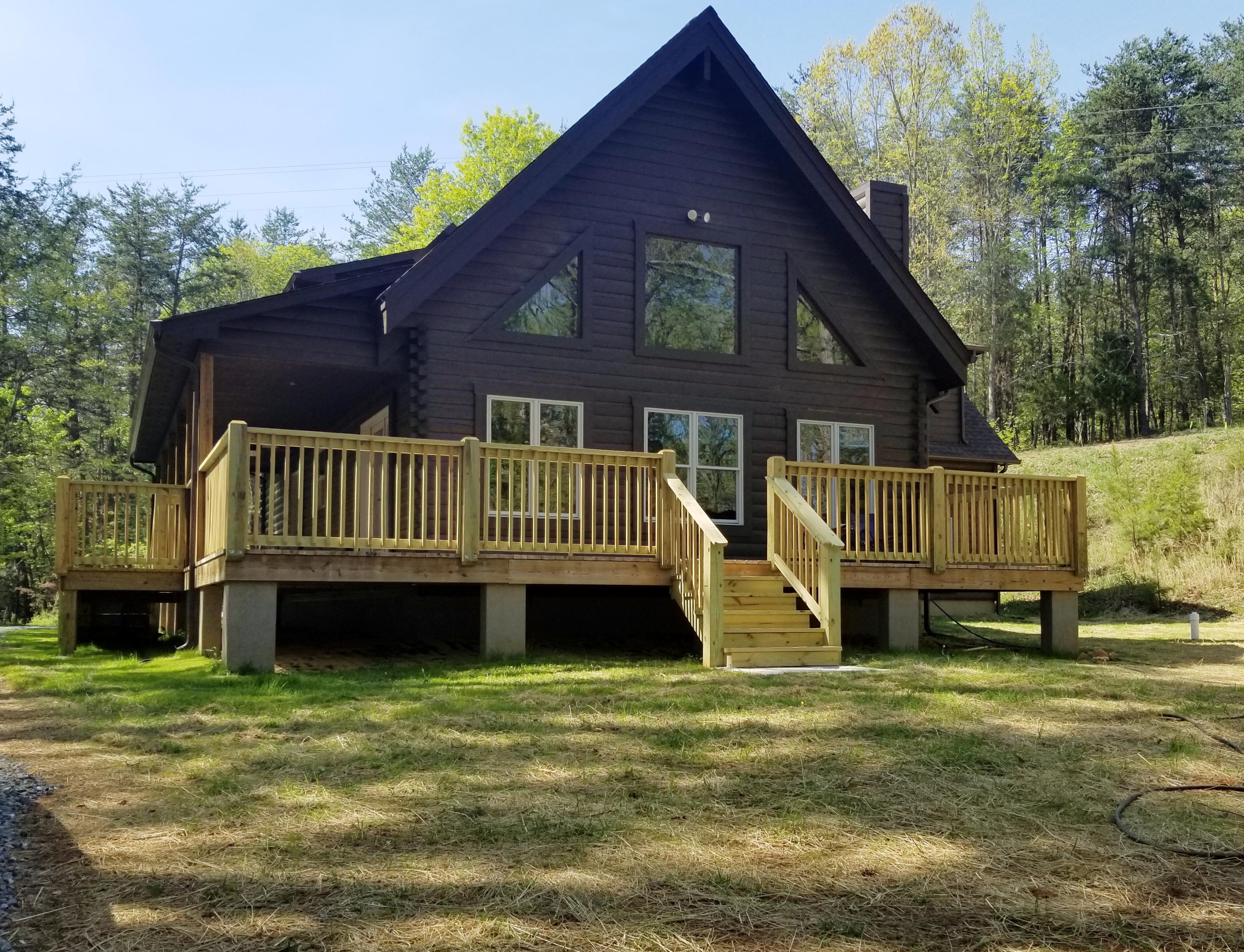 11010 Dickerson Mill Road Moneta, VA 24121 - Photo 2 of 33 Log Home