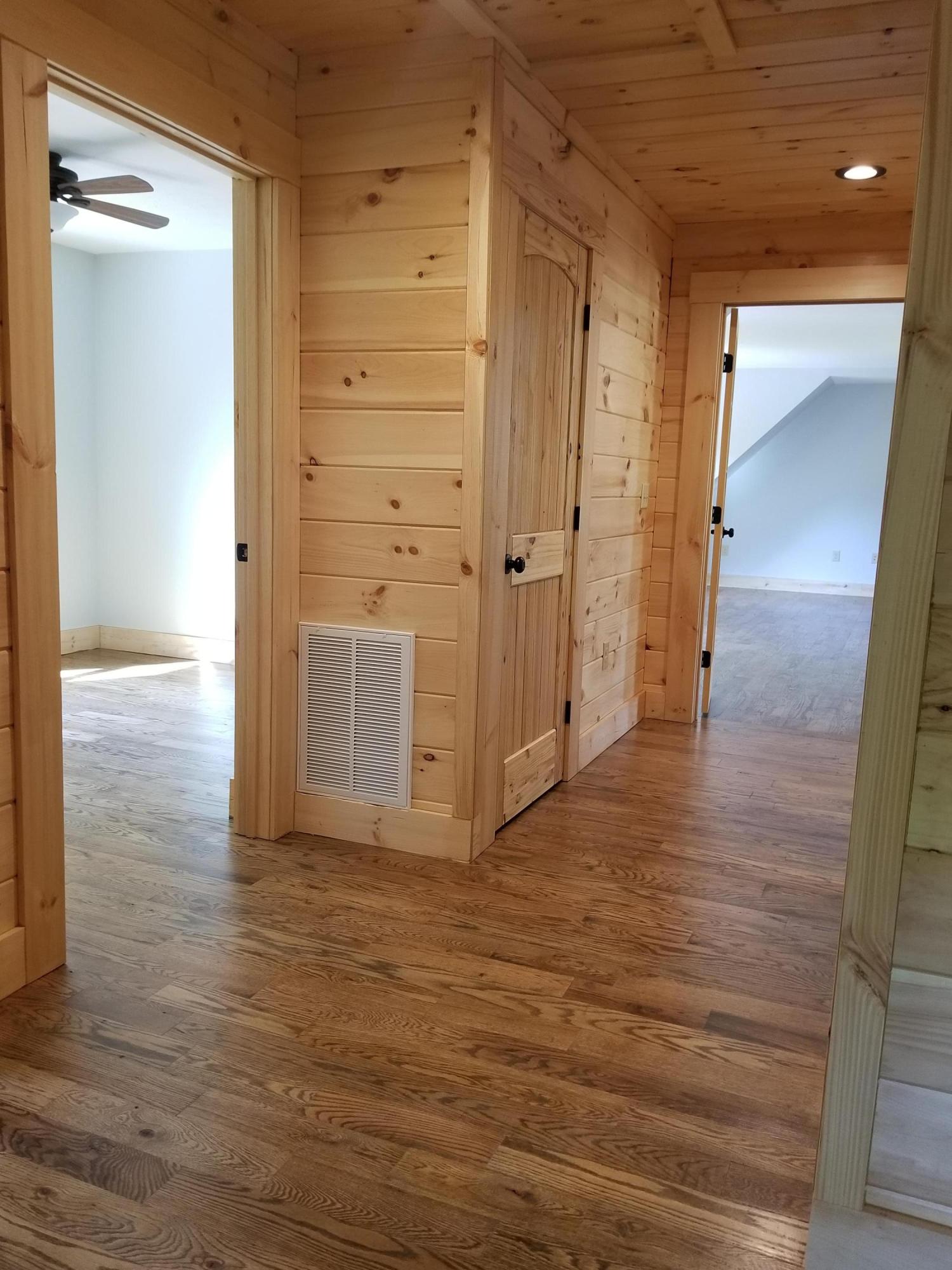 11010 Dickerson Mill Road Moneta, VA 24121 - Photo 22 of 33 Upper Hall Way