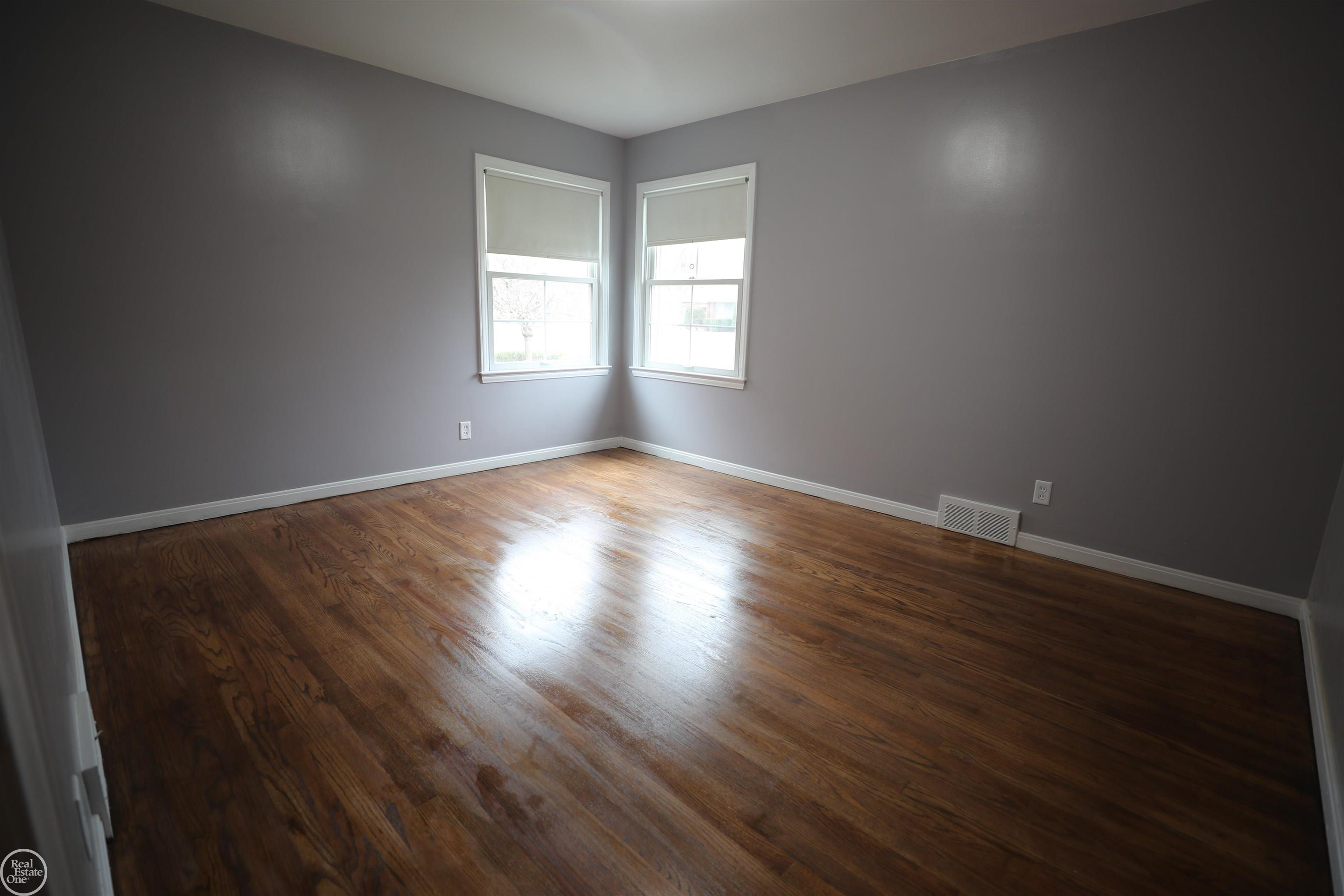 1111 South Renaud Road Grosse Pointe, MI 48236 - Photo 21 of 38 50103250-20.JPG