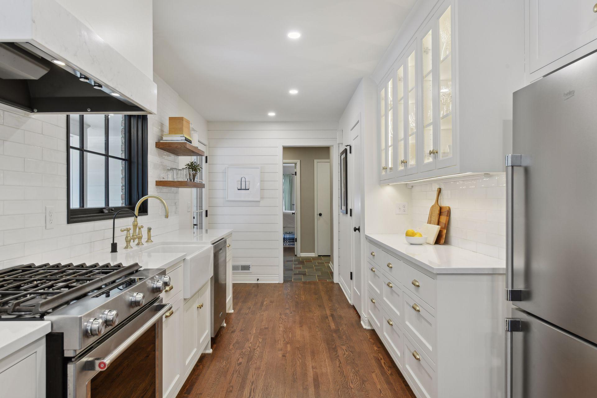 3840 Honeysuckle Road Deephaven, MN 55391 - Photo 4 of 42