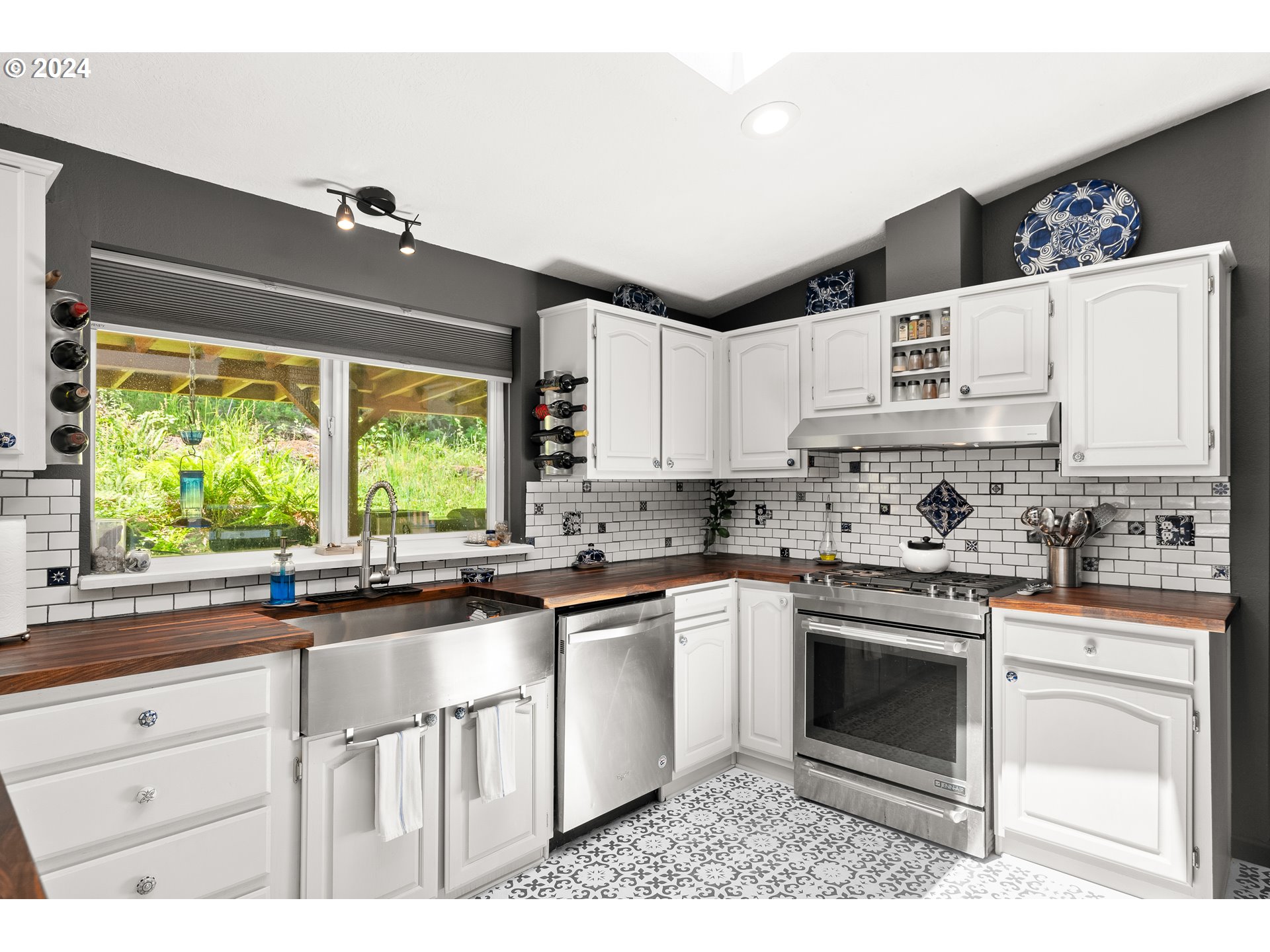 15770 South Thayer Road Oregon City, OR 97045 - Photo 4 of 30 Gallery Image 4
