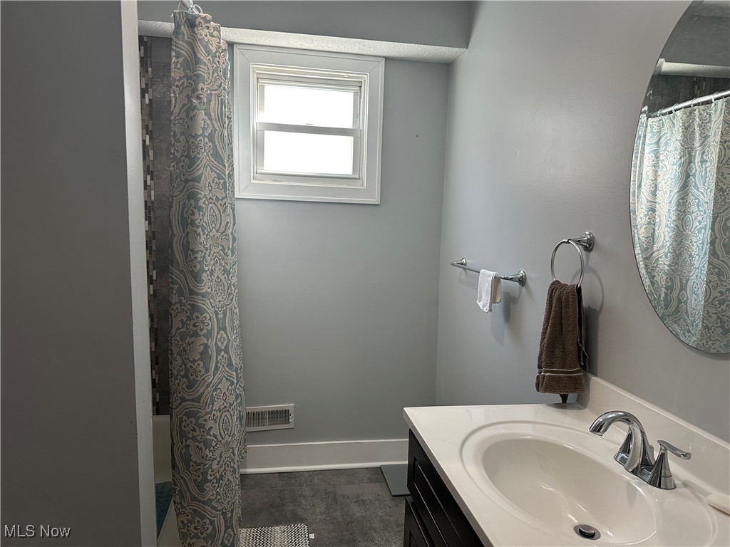 3284 Scranton Road Cleveland, OH 44109 - Photo 15 of 19 Gallery Image 15