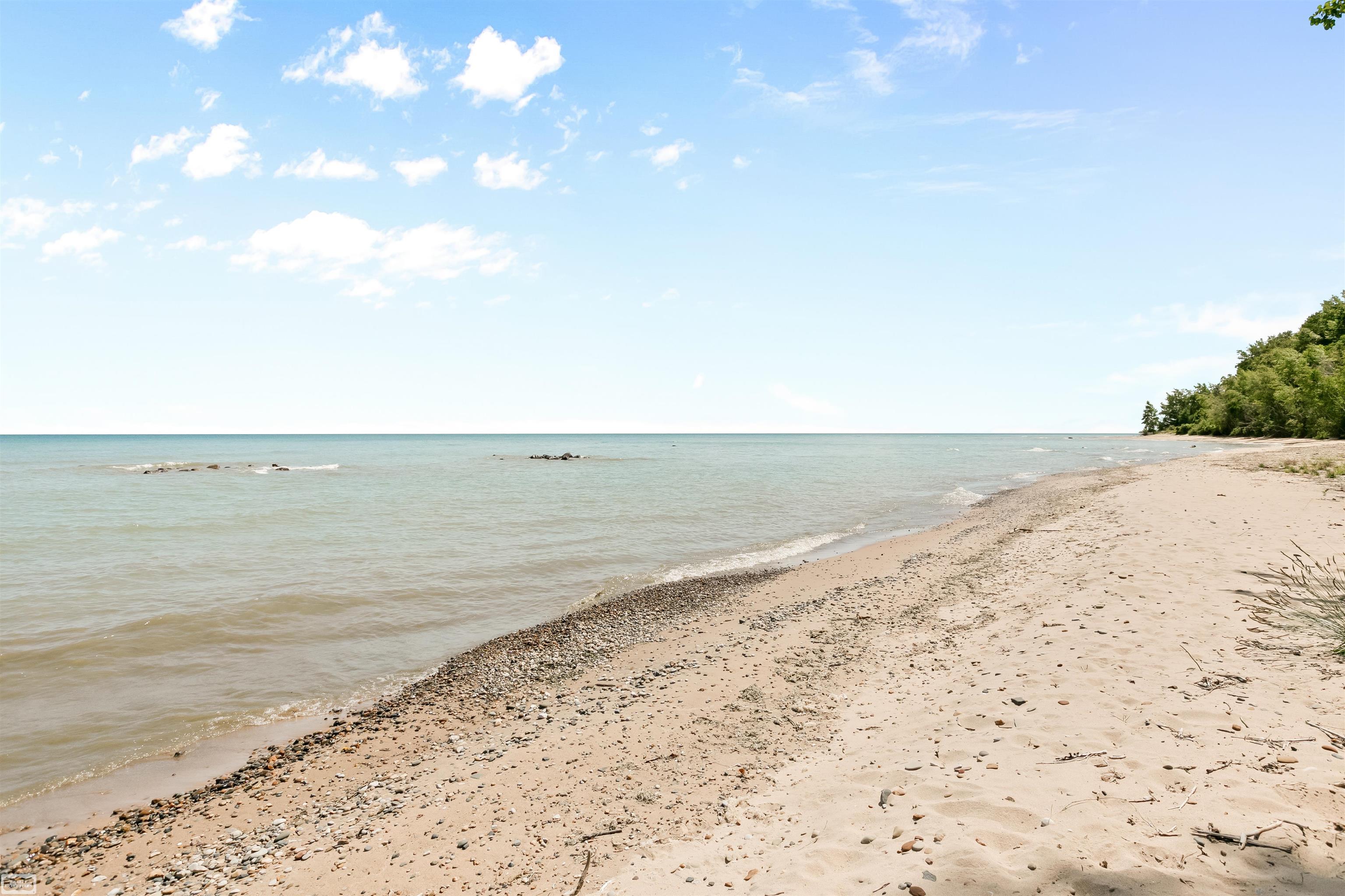 7470 Lakeshore Road Palms, MI 48465 - Photo 38 of 49 50152190-75fdd563-af64-4d99-98ac-b9f2dbeaa5a4.JPG
