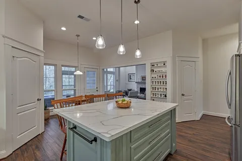 $785,000 | 198 Lattice Gate Street, The Woodlands, TX 77382