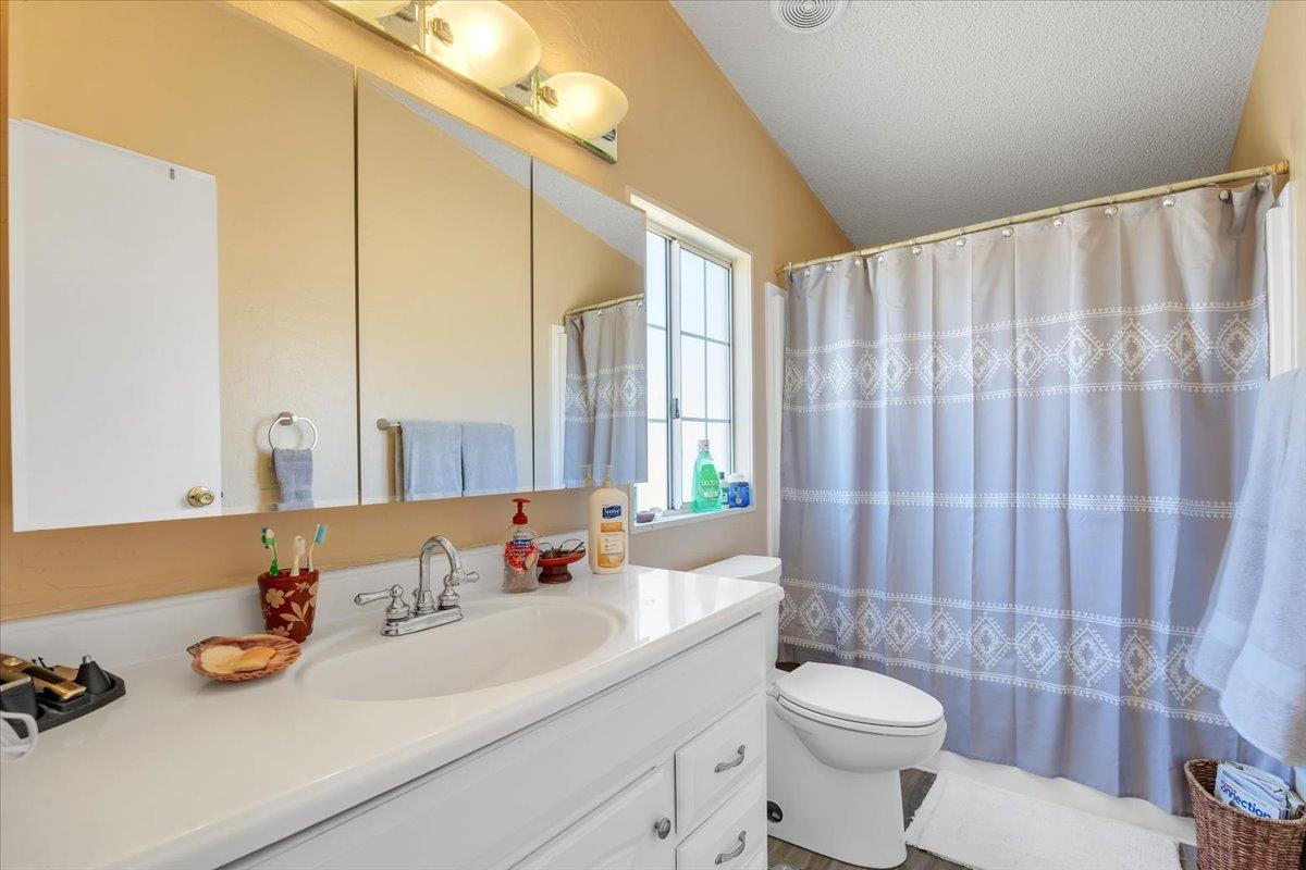 3622 Snowbird Court Copperopolis, CA 95228 - Photo 38 of 64 Primary bathroom