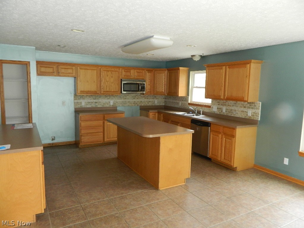 5949 Stumph Road Parma Heights, OH 44130 - Photo 7 of 22