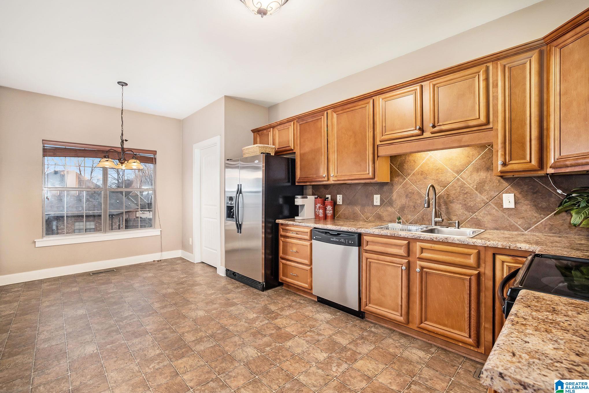 305 Cromwell Alabaster, AL 35114 - Photo 11 of 34