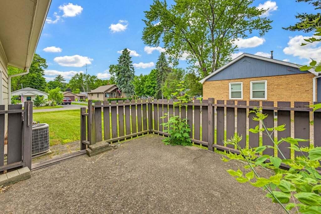 325 Summer Street Delavan, WI 53115 - Photo 14 of 42 Patio