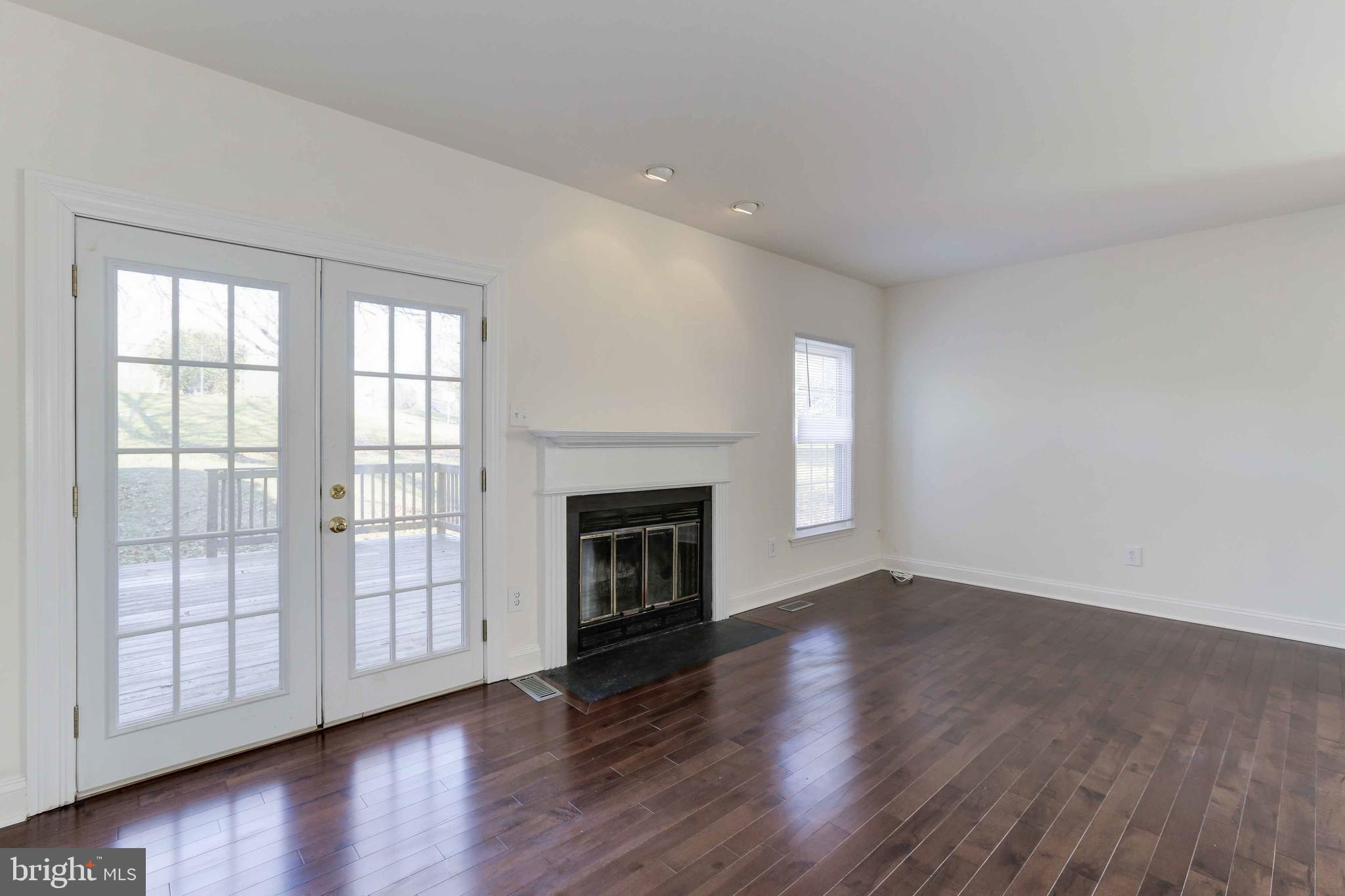 4675 Columbia Road Ellicott City, MD 21042 - Photo 17 of 42 Living Room
