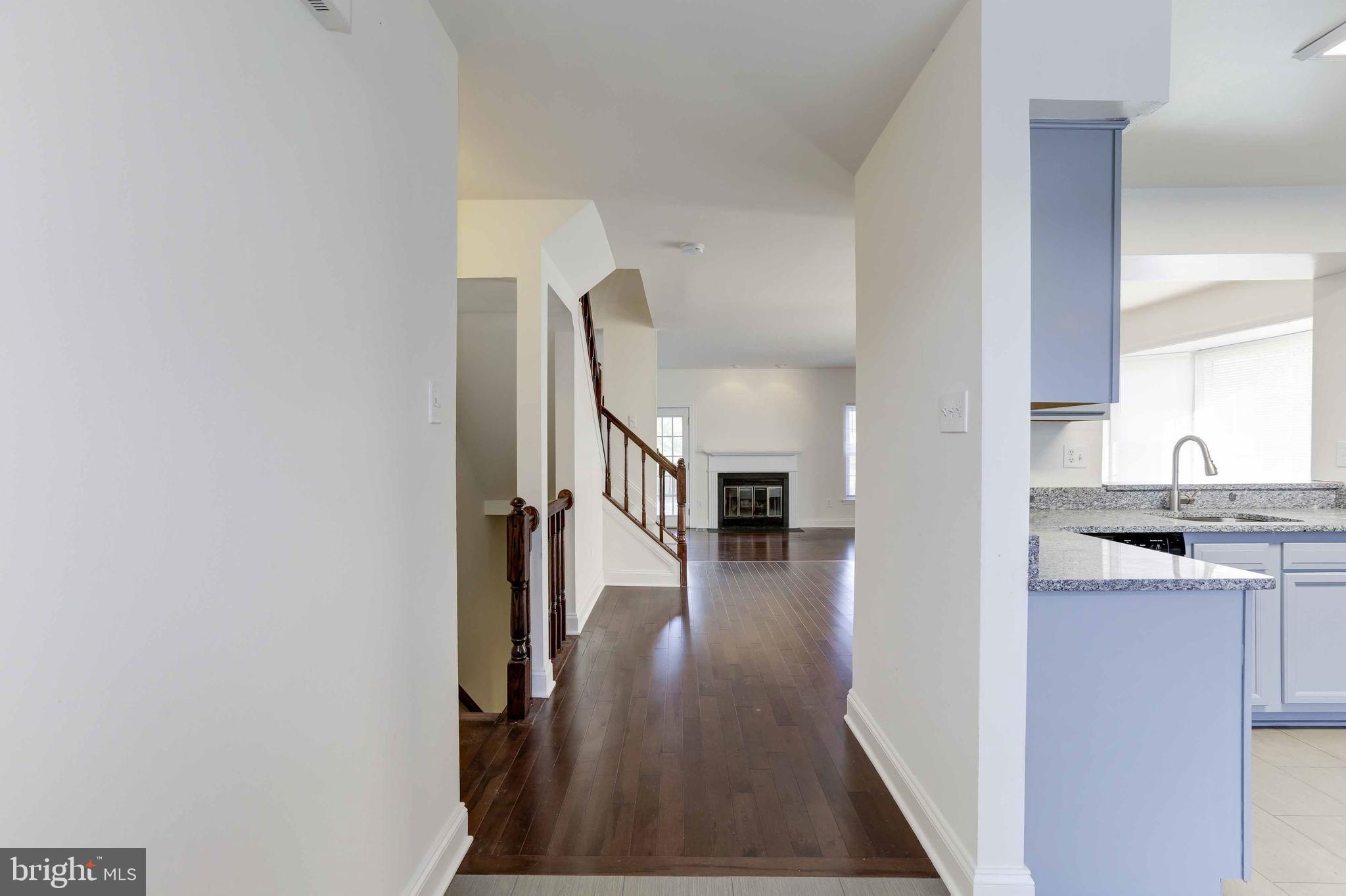 4675 Columbia Road Ellicott City, MD 21042 - Photo 5 of 42 Foyer
