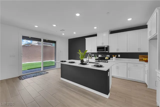 $3,599 | 195 Tatum Ridge Street, Henderson, NV 89012