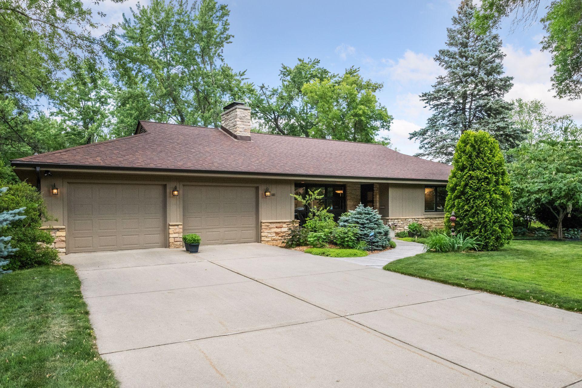 601 Drillane Road Hopkins, MN 55305 - Photo 2 of 28 Gallery Image 2