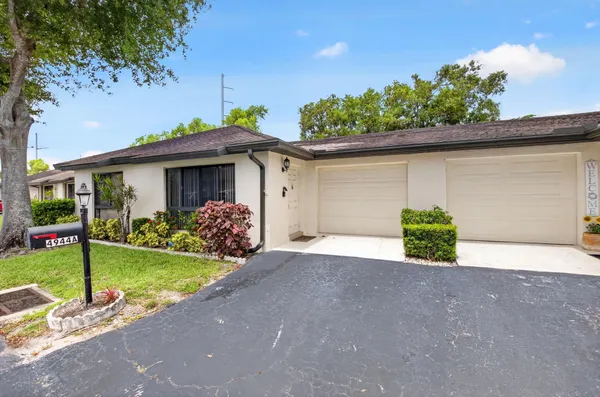 $2,500 | 4944 Equestrian Circle, Unit A, Boynton Beach, FL 33436