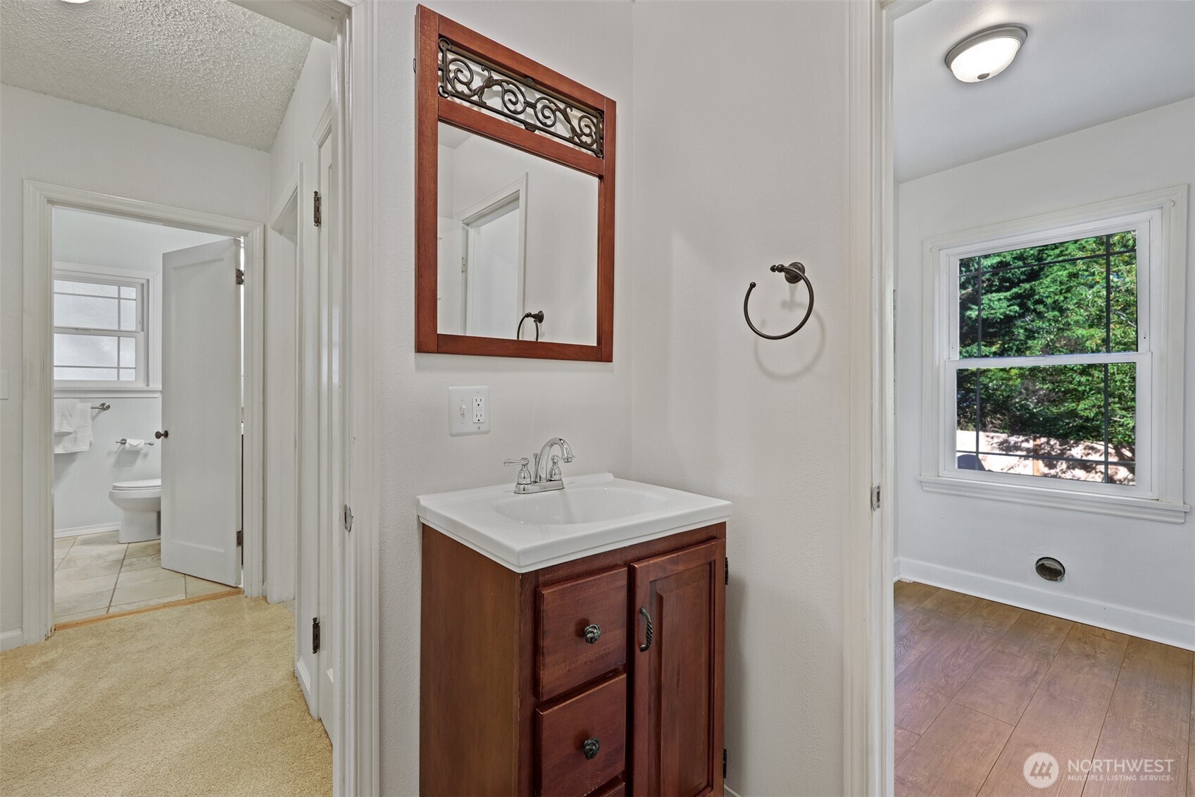6712 18th Avenue Southwest Seattle, WA 98106 - Photo 17 of 25 Gallery Image 17