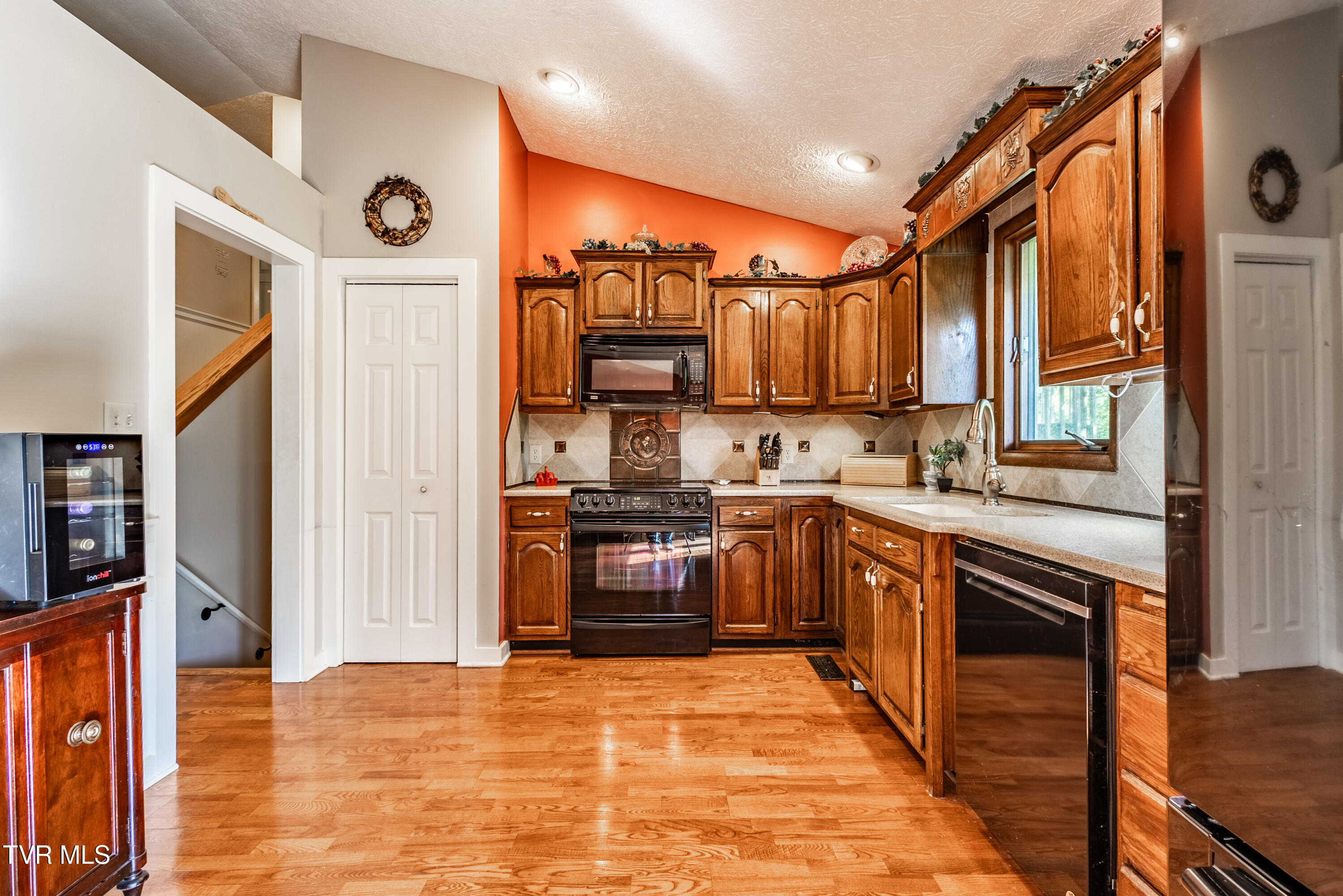 3604 Crest Road Kingsport, TN 37664 - Photo 14 of 29 IMG_7447-HDR