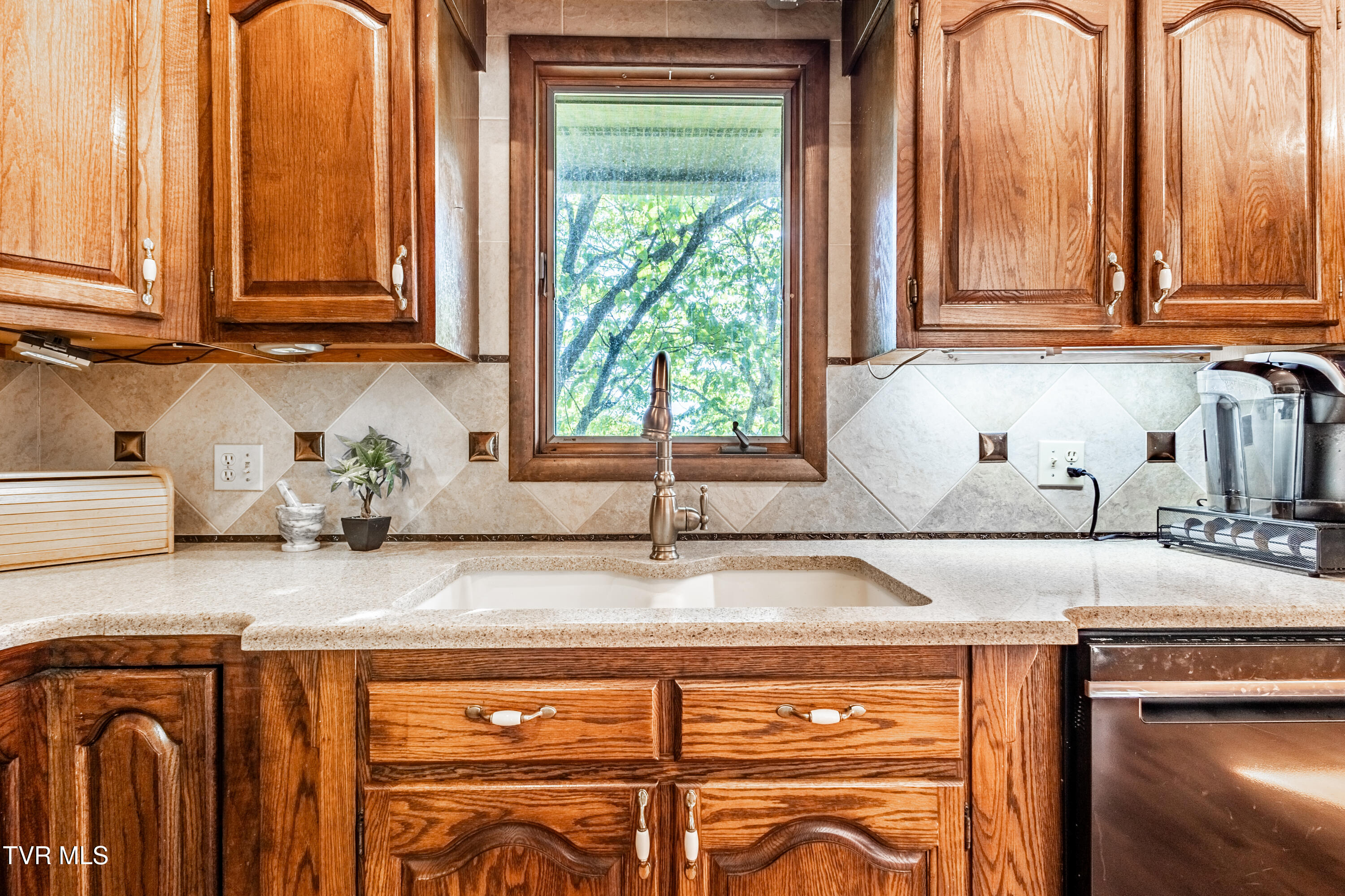 3604 Crest Road Kingsport, TN 37664 - Photo 16 of 29 IMG_7452-HDR