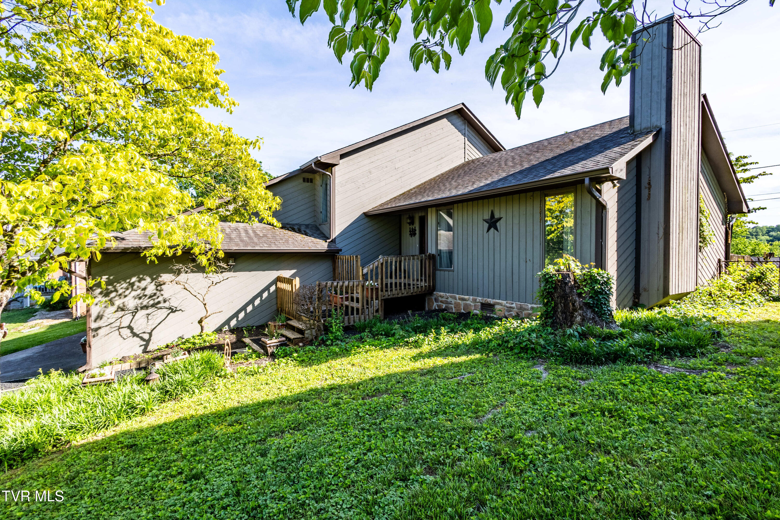 3604 Crest Road Kingsport, TN 37664 - Photo 23 of 29 IMG_7402-HDR
