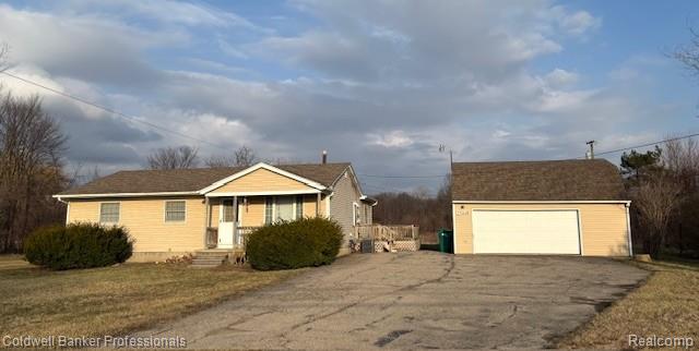 25449 Bell Road New Boston, MI 48164 - Photo 1 of 14 1.jpg