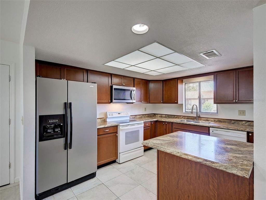 499 Albee Farm Road, Unit V11 Venice, FL 34285 - Photo 5 of 39