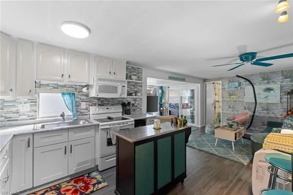 $104,900 | 43 Enchanting Boulevard, Unit E43, Naples, FL 34112