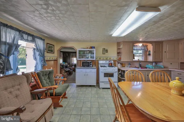 $330,000 | 2485 Summer Mountain Road, Palmerton, PA 18071