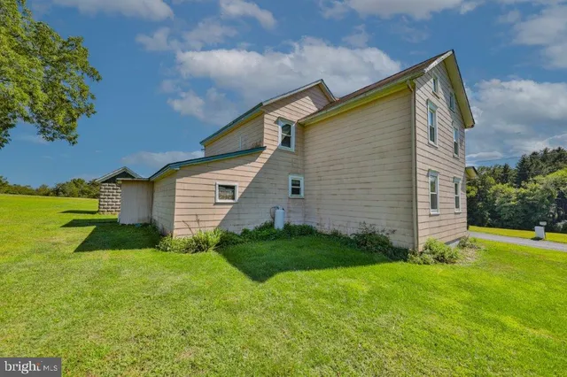 $330,000 | 2485 Summer Mountain Road, Palmerton, PA 18071