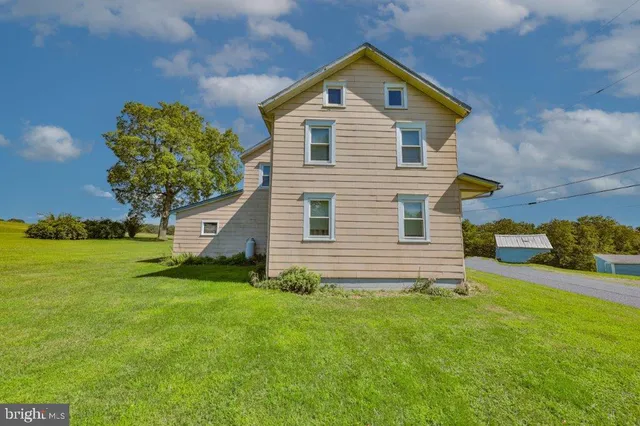 $330,000 | 2485 Summer Mountain Road, Palmerton, PA 18071