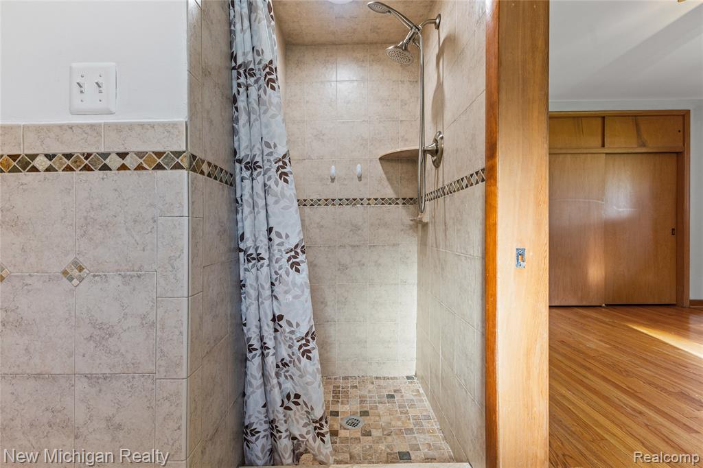 8359 Chicago Road Warren, MI 48093 - Photo 37 of 74