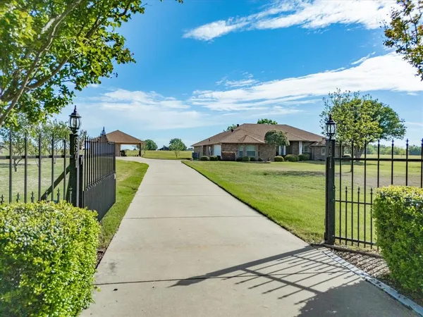 $875,000 | 6671 Farm To Market Road 660, Ennis, TX 75119