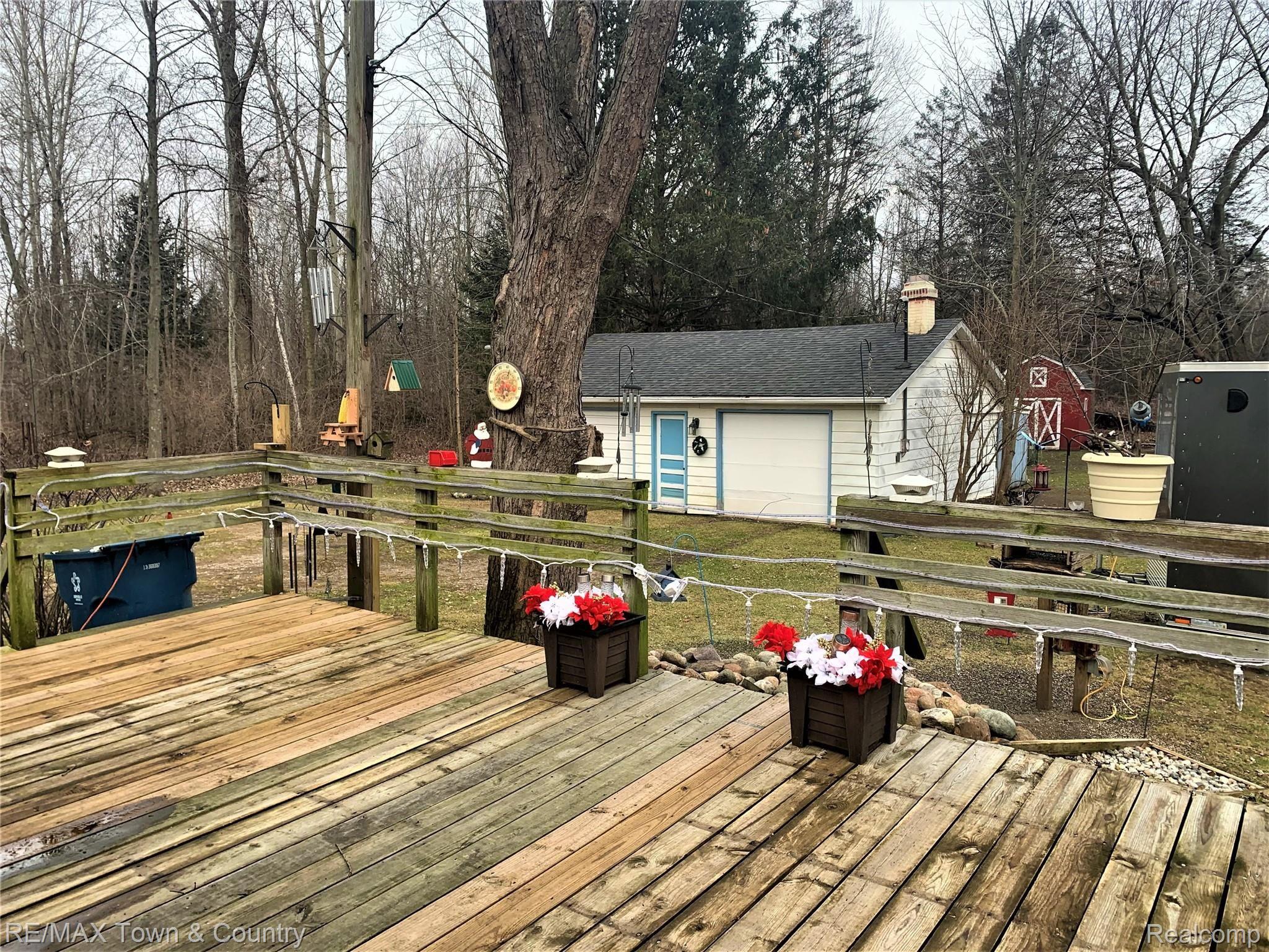 13396 Duffield Road Montrose, MI 48457 - Photo 27 of 28 duffield deck2.jpg