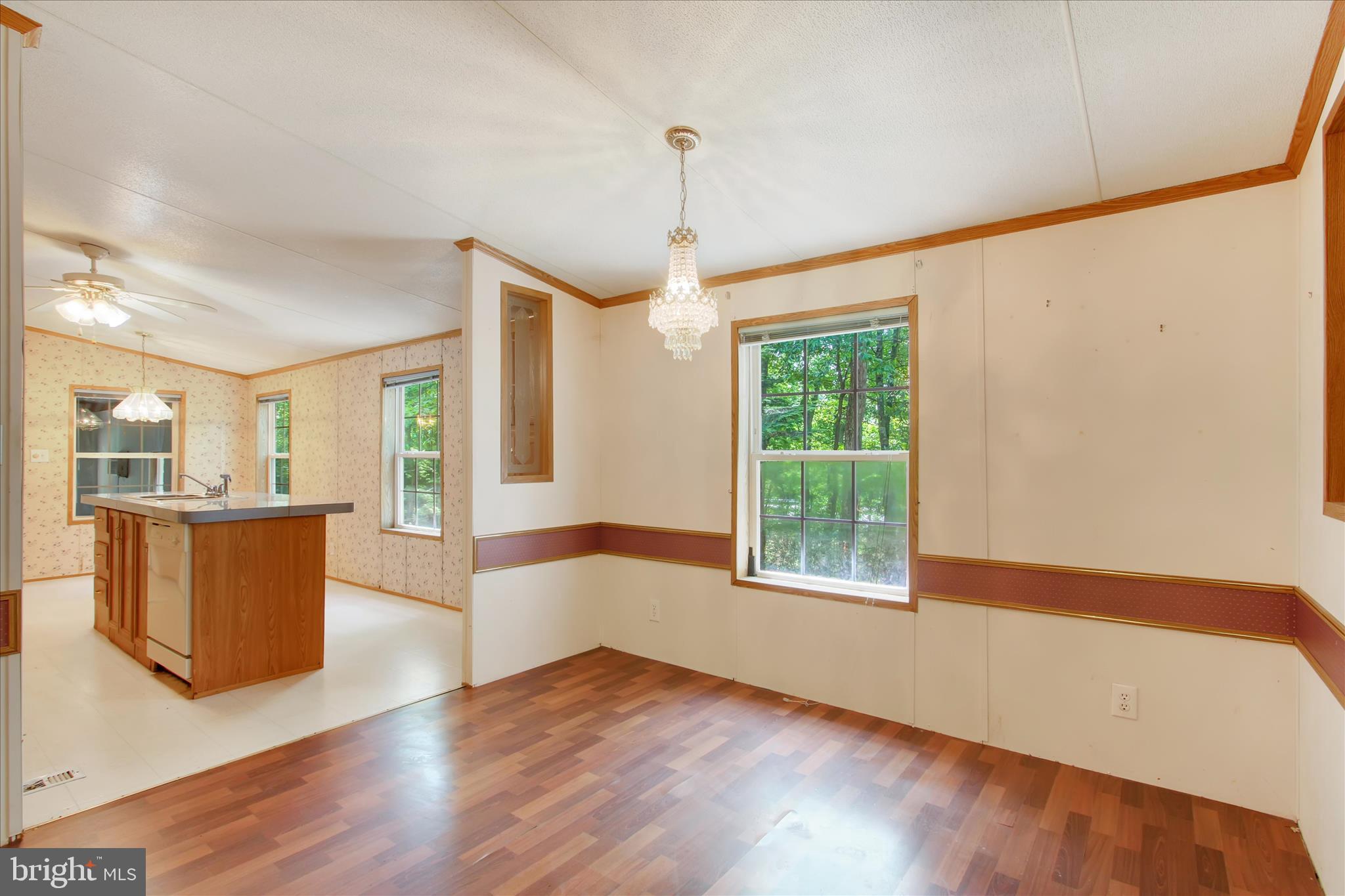 13340 Mentzer Gap Road Waynesboro, PA 17268 - Photo 9 of 32 Dining Area
