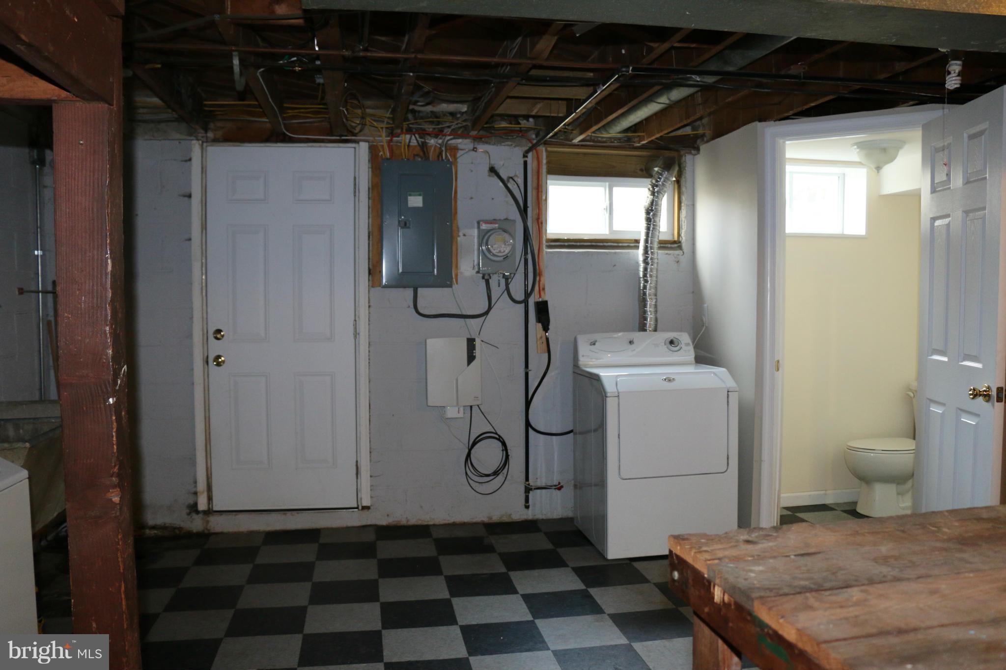 287 Southeastern Terrace Baltimore, MD 21221 - Photo 20 of 27 Storage/Utility Room