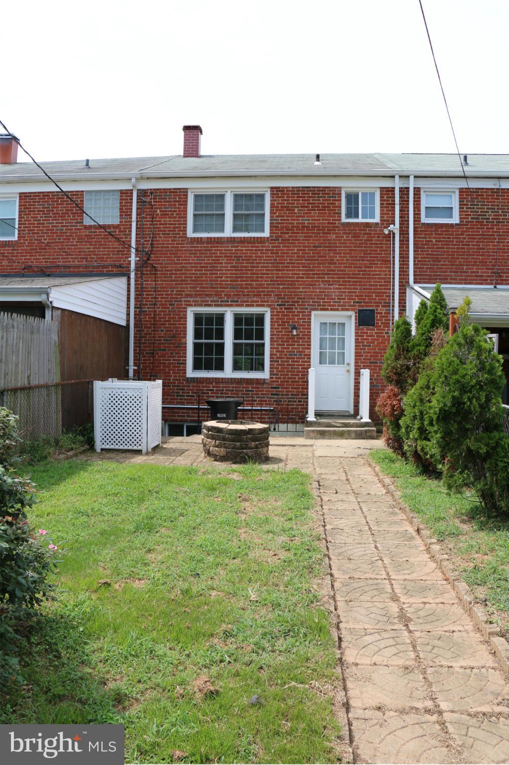 287 Southeastern Terrace Baltimore, MD 21221 - Photo 23 of 27 Exterior (Rear)
