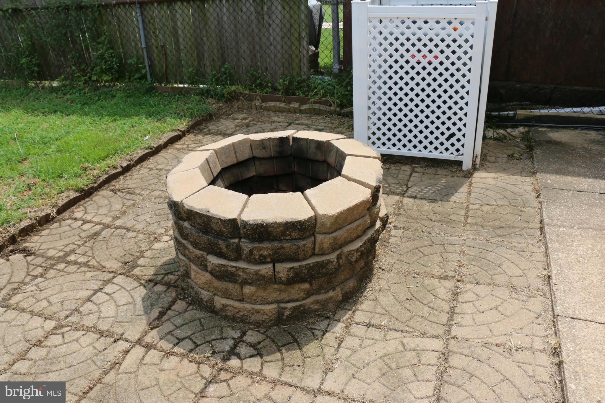 287 Southeastern Terrace Baltimore, MD 21221 - Photo 24 of 27 Firepit!