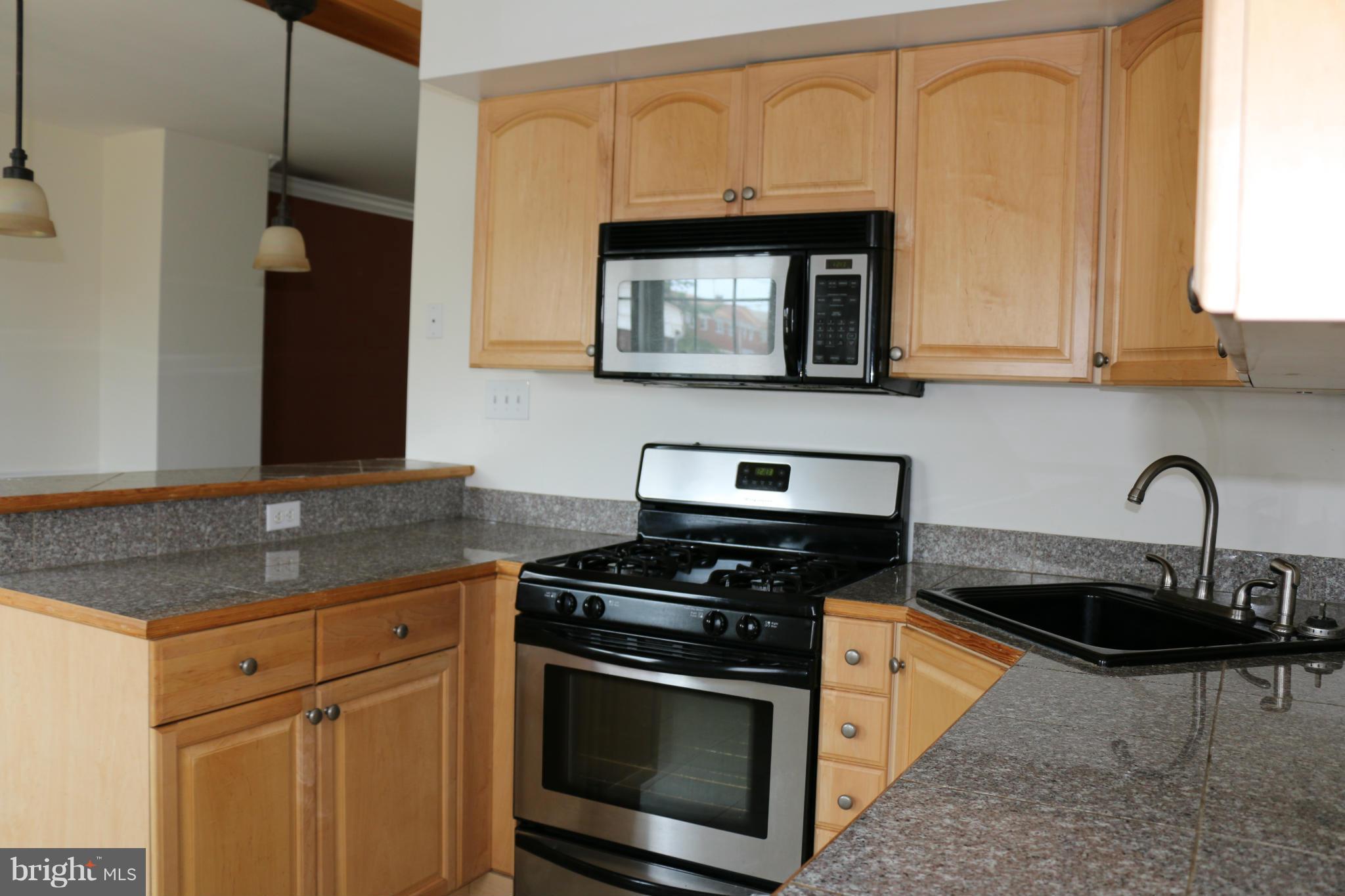 287 Southeastern Terrace Baltimore, MD 21221 - Photo 4 of 27 Kitchen