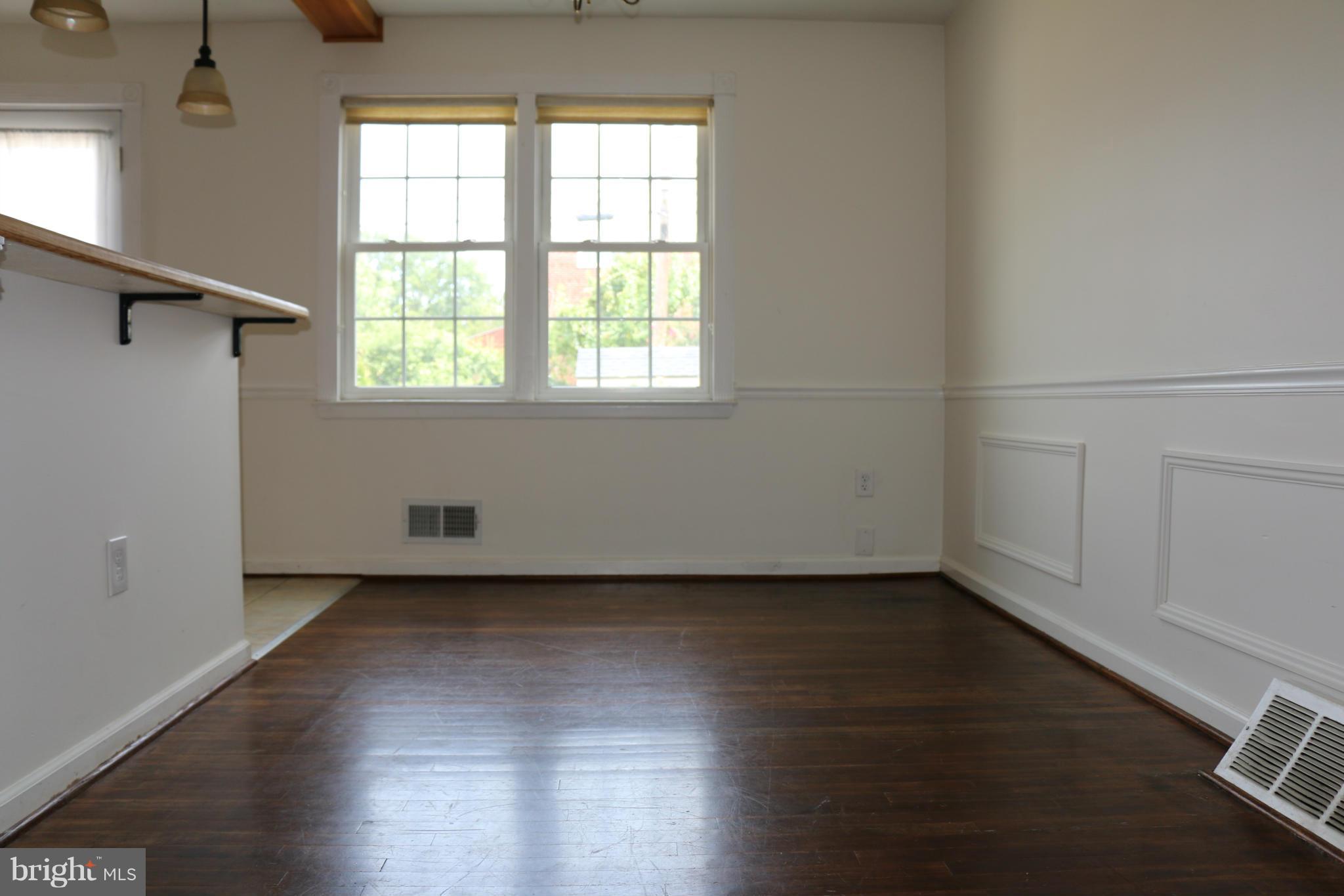 287 Southeastern Terrace Baltimore, MD 21221 - Photo 10 of 27 Dining Room