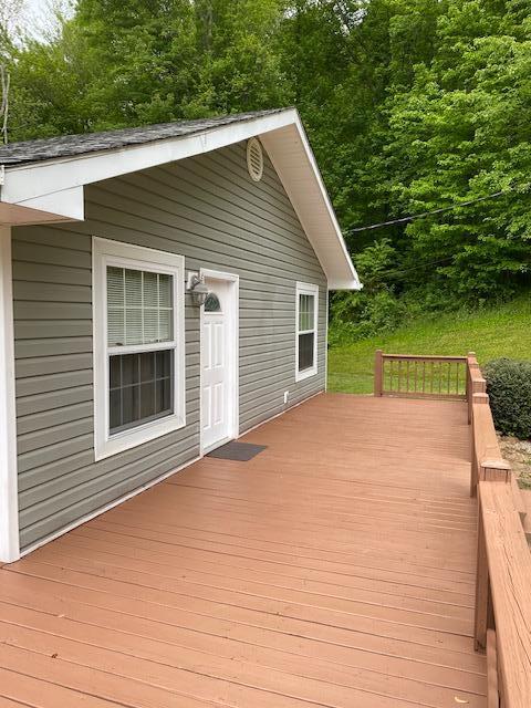 157 Kings Road Oneida, TN 37841 - Photo 7 of 27 Deck2