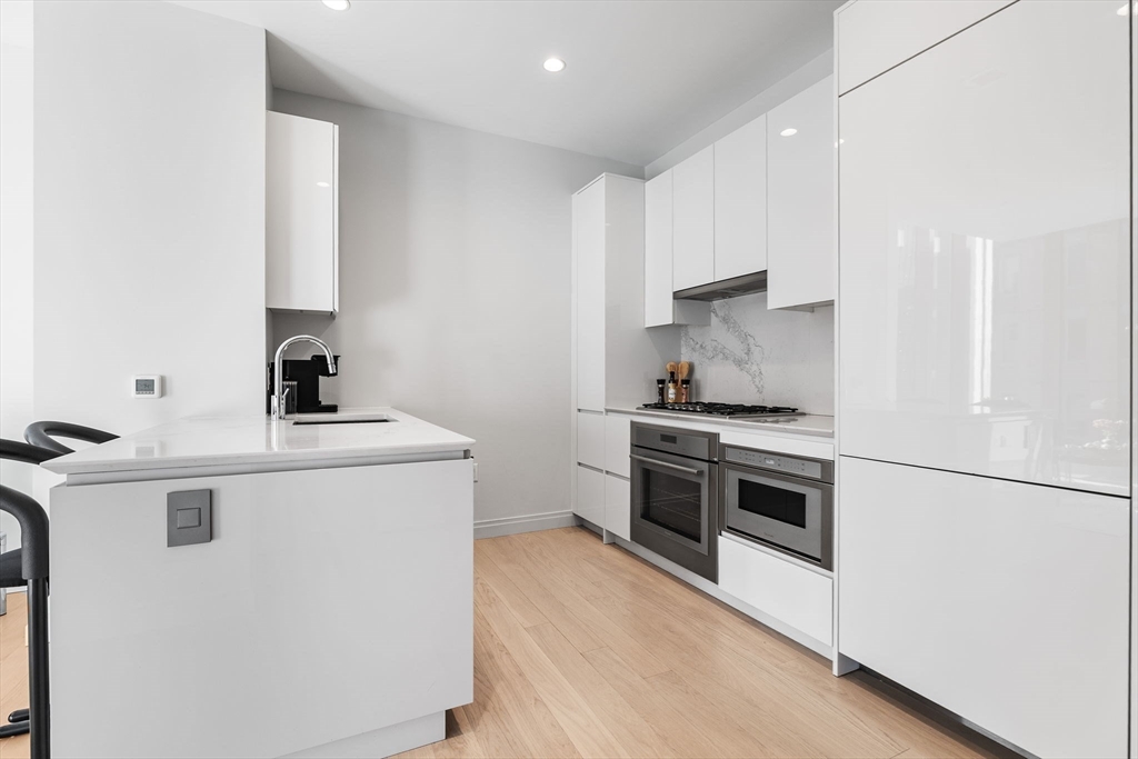 135 Seaport Boulevard, Unit 1708 Boston, MA 02210 - Photo 5 of 29