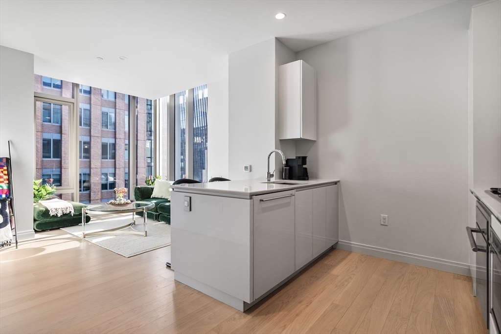 135 Seaport Boulevard, Unit 1708 Boston, MA 02210 - Photo 6 of 29