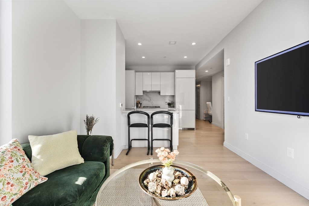 135 Seaport Boulevard, Unit 1708 Boston, MA 02210 - Photo 7 of 29