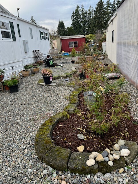3702 Hunt Street, Unit 23 Gig Harbor, WA 98335 - Photo 16 of 17 a picture of outdoor space