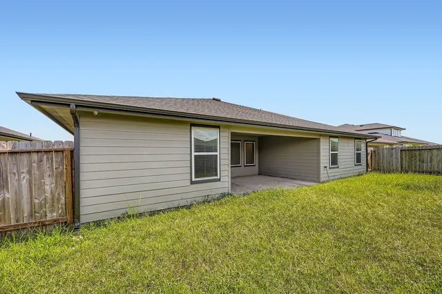 a picture of a bench in room