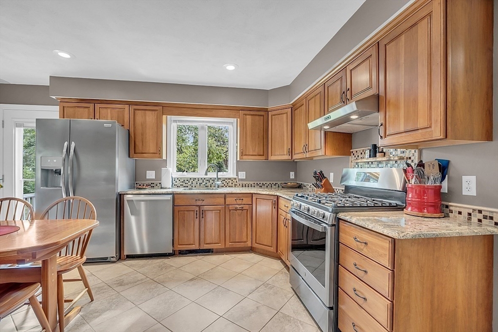 110 Fuller Road North Andover, MA 01845 - Photo 9 of 42 Gallery Image 9