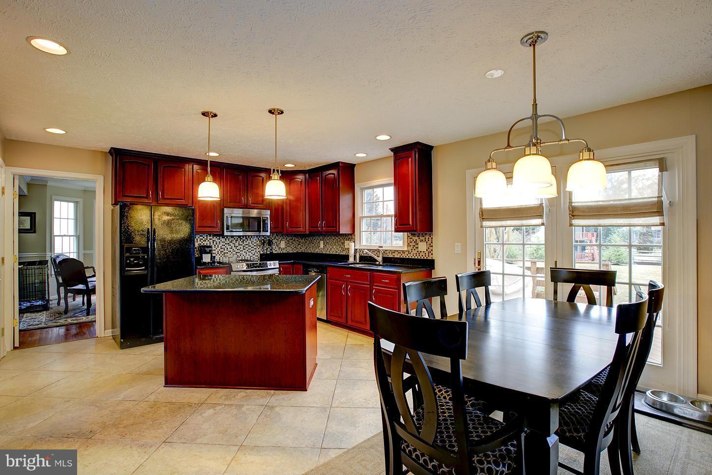1474 Old Hickory Road Annapolis, MD 21409 - Photo 8 of 30 Kitchen and casual dining area