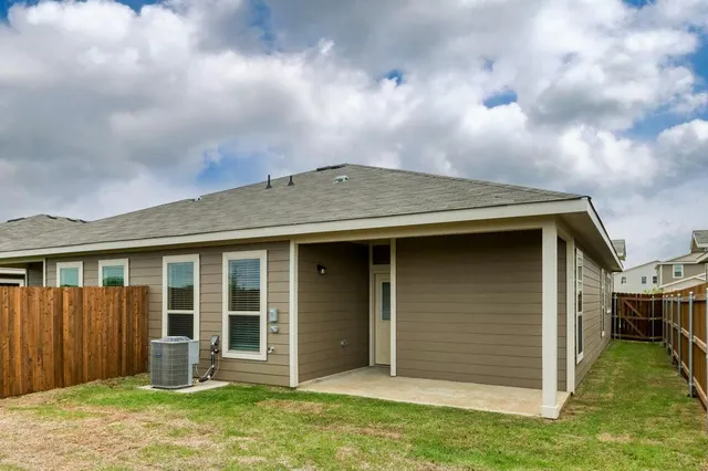 $1,800 | 636 Harvest Moon Drive, Venus, TX 76084