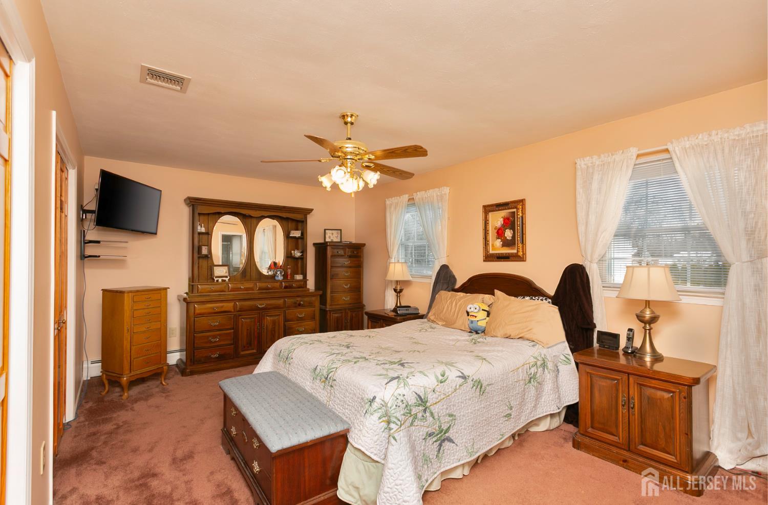 3 Hummingbird Lane Edison, NJ 08820 - Photo 16 of 36