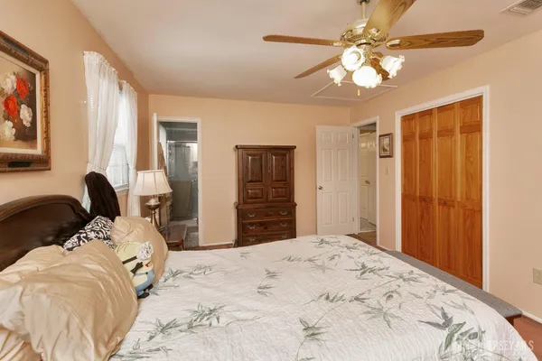 $915,000 | 3 Hummingbird Lane, Edison, NJ 08820