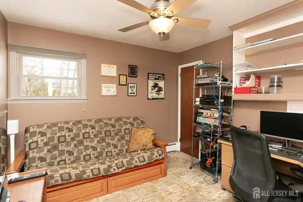 $915,000 | 3 Hummingbird Lane, Edison, NJ 08820