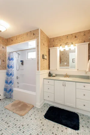 $915,000 | 3 Hummingbird Lane, Edison, NJ 08820