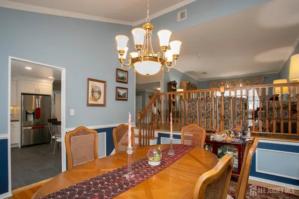 $915,000 | 3 Hummingbird Lane, Edison, NJ 08820